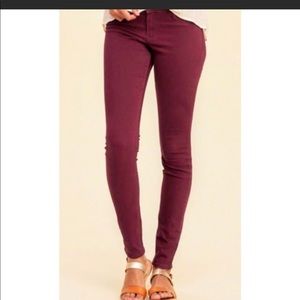 HOLLISTER || Maroon Jeggings